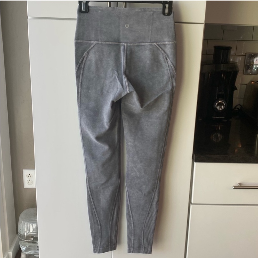 Lululemon Ribbed workout set- size 8 top and size 4 bottoms - Picture 6 of 8
